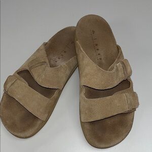 Reef Tan Suede Women's Cushioned Mules / slides Size 7